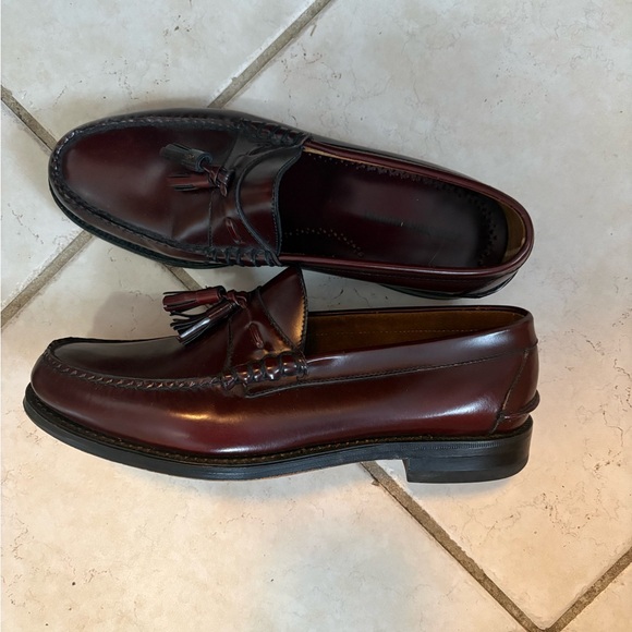 Johnston and Murphy tassel loafers. Size 9 1/2.